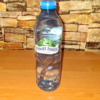 Woda mineralna niegazowana 0,5l