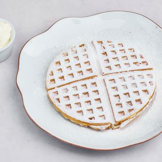 Gofry z cukrem pudrem