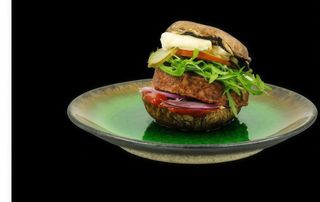 Burger Vegan w pieczarce portobello 