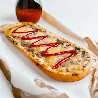 Zapiekanka Pieczarki Ser Szynka