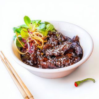 Wołowina w sosie karmelowym