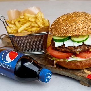 Grecki Wypas + średnie frytki + Coca-Cola 0.5 L