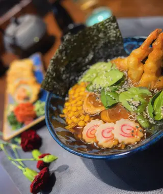 Ramen z łososiem