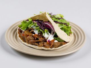 Kebab bułka z mięsem mieszanym