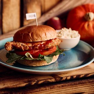 Chicken nachos burger