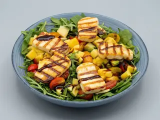 Sałatka Halloumi grill