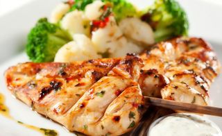 Filet w sosie serowym