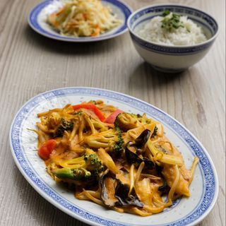 24. Sezonowe warzywa po tajsku 680g