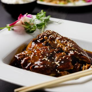 510. Kaczka SAKE pieczona w polewie z sezamem