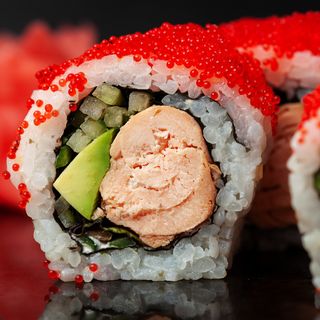 Suzuki Tataki Roll - labraks, masago.