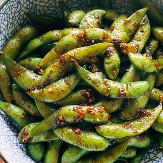 Edamame w teriyaki i sezamie
