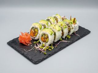 Green Roll - łosoś zawinięty w awokado 