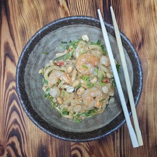 Makaron udon z krewetkami tygrysimi (6szt. )