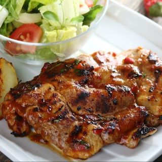 Jesienna karkówka grillowana z żurawiną