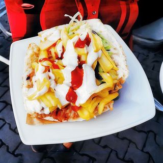 Kebab z frytkami duży