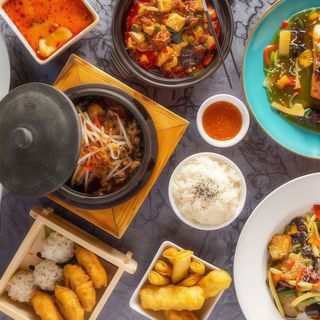 29. Makaron Mie własnej produkcji z warzywami