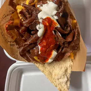 Kebab w bulce z frytkami