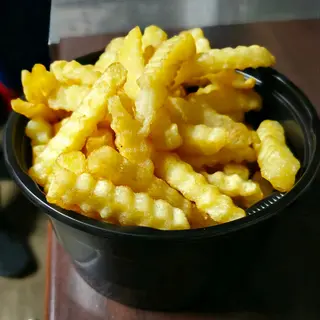 Frytki w kubku z serem cheddar