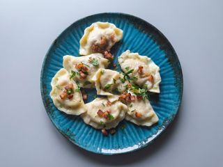 Pierogi z farszem serowo-ziemniaczanym