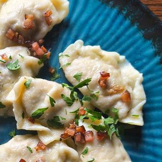 Pierogi z farszem serowo-ziemniaczanym