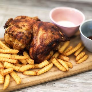 Kurczak z rożna cały 1 szt z frytkami