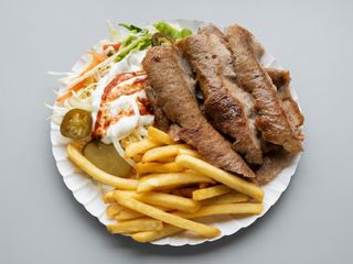Zestaw - mięso kebab 200 g,frytki,surówka,sos