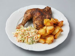 Udko z kurczaka, ziemniaki, surówka ,zupa dnia gratis