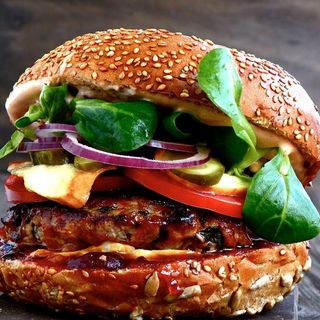 Burger góral z oscypkiem