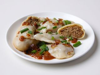 Pierogi z mięsem 10 szt, okrasa z cebulką