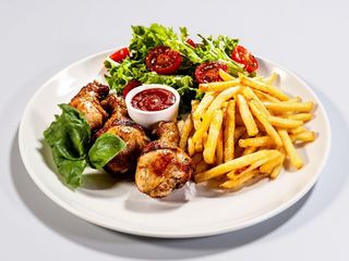 10 szt filet z kurczaka (stripsy)  frytki ,0,5 l pepsi, sos do wyboru