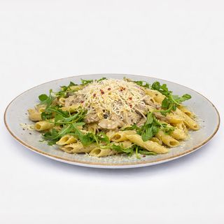 Penne z grillowanym kurczakiem i borowikami