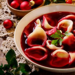 Barszcz z pierożkami pielmieni