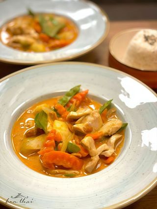 Massaman curry Khai z kurczakiem