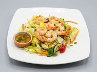 Kung Yang (Sałatka z grilowanymi krewetkami w dresingu limon chilly)