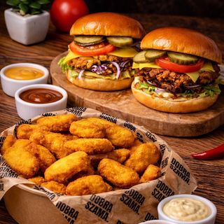 Nuggets Box 20sztuk + 2x Chickenburger Small + 2 sosy