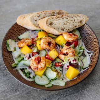 Sałatka z krewetkami (nowy skład)