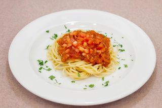Spaghetti z sosem bolońskim AVANTI 700g
