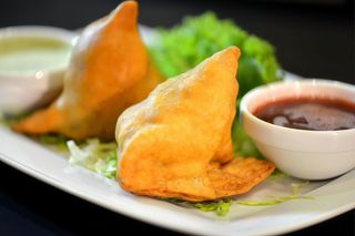 Chicken Samosa 2 szt.