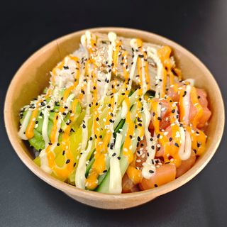 Poke Bowl z łososiem