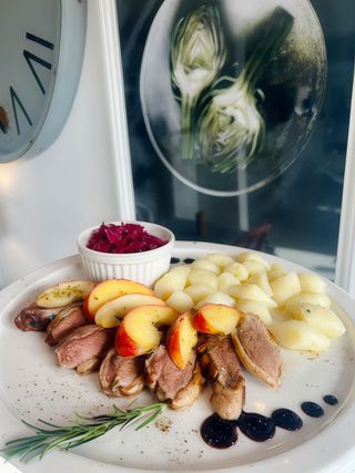 Filet z kaczki z dodatkami zestaw