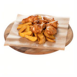 Chicken Wings BOX z frytkami