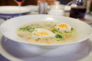 Żurek z jajkiem i kiełbasą 200ml