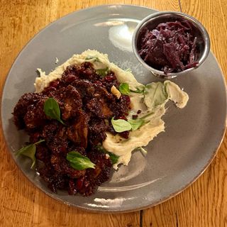 Wątróbka w winie porto i wiśniami