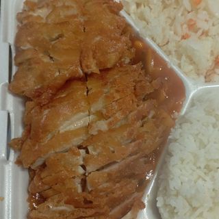 619 Kurczak Shanghaj z frytkami i surówką