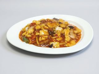 602 Kurczak z warzywami i czosnkiem w pikantnym sosie (gotowany)