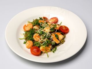 Czarne Tagliatelle z krewetkami