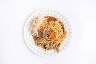 Makaron ryżowy z wołowiną