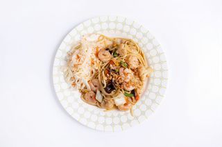 Makaron ryżowy z krewetkami