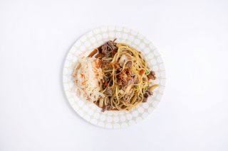 Makaron chiński z wołowiną