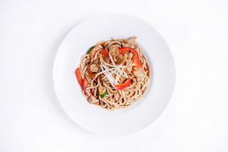 U DONG z sosem  teriyaki z kurczakiem